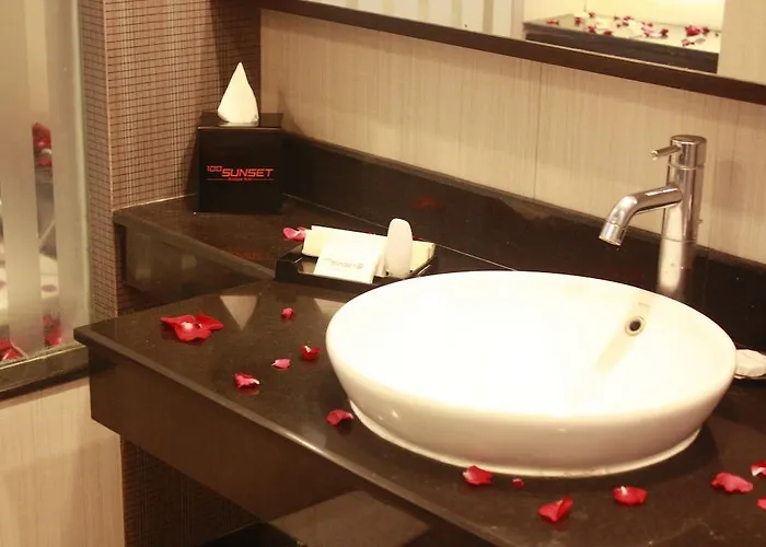 Hotel 100 Sunset Boutique