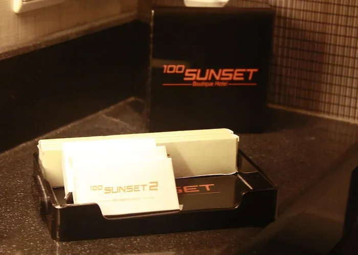 100 Sunset Boutique