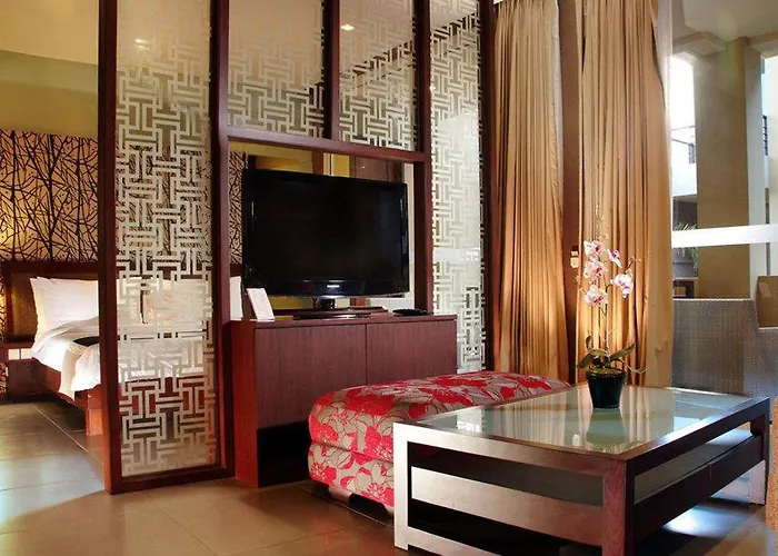 100 Sunset Boutique Hotel 3*