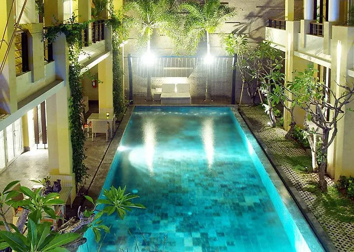 100 Sunset Boutique 3*