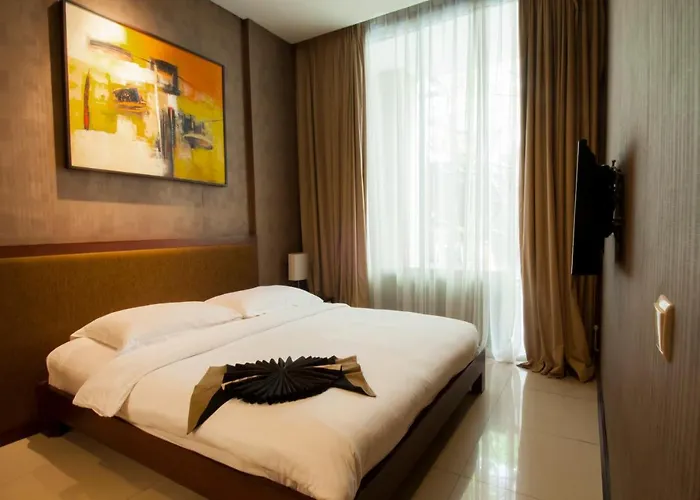 100 Sunset Boutique 3*