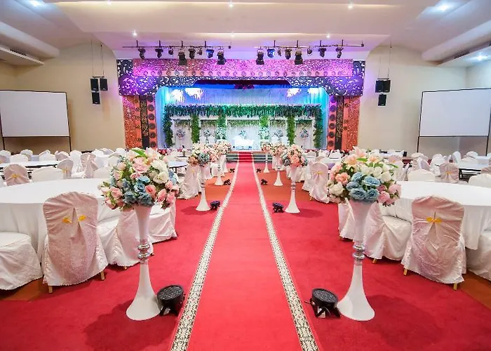 100 Sunset Boutique 3*