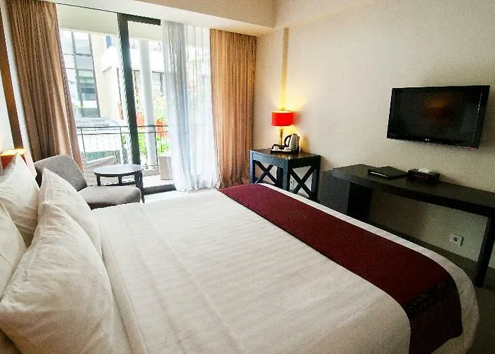 100 Sunset Boutique Hotel 3*
