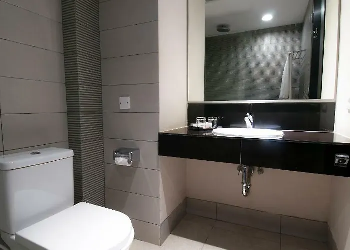 100 Sunset Boutique 3*