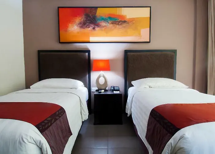 100 Sunset Boutique 3*